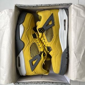 Jordan 4 lightning